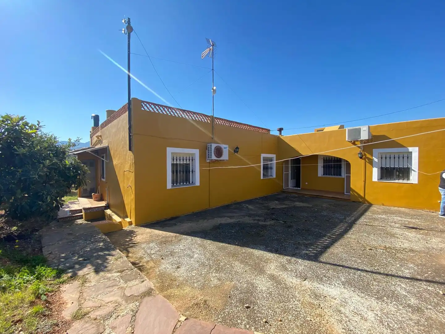 Vista exterior de Finca rústica en venda en Gata de Gorgos amb Aire condicionat, Calefacció i Jardí privat