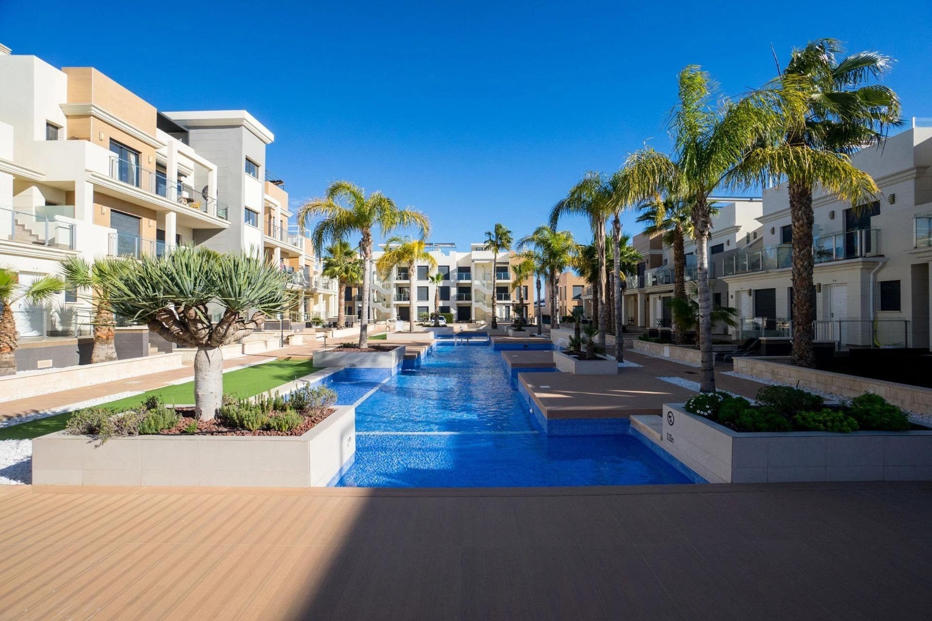 Piscina de Finca rústica en venda en Orihuela amb Aire condicionat, Piscina i Moblat