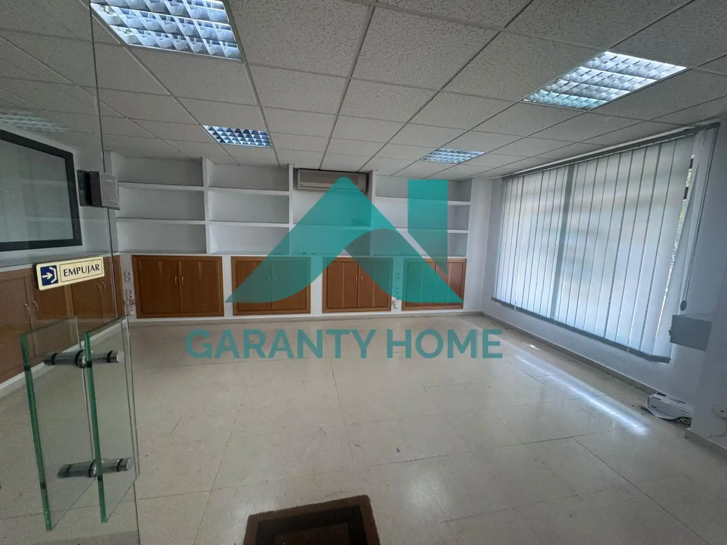 Office for rent in Cáceres  with Air Conditioner and Heating