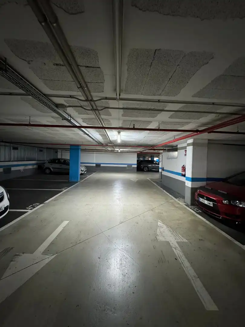 Parking de Garaje en venta en Badalona con Alarma