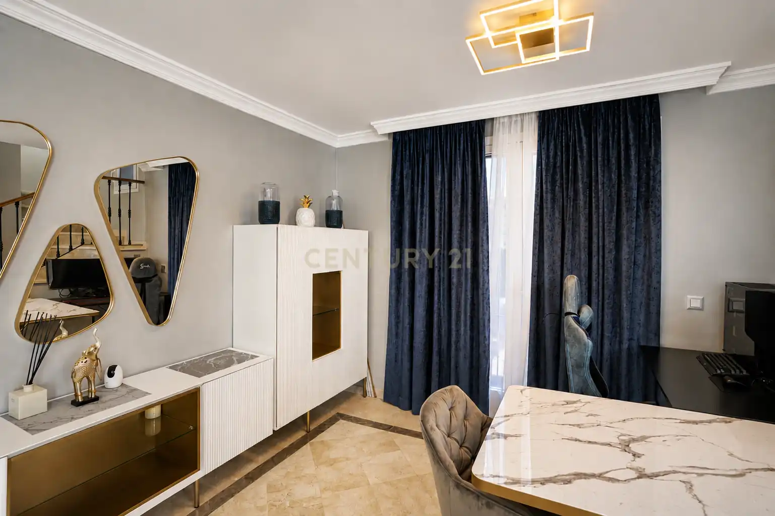 Living room of Houses for sale in Marbella  with Air Conditioner, Private garden and Oven