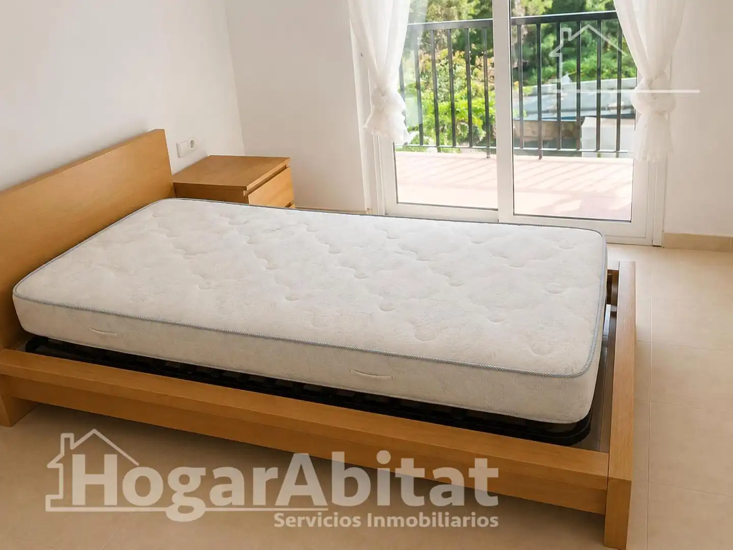 Habitación de Casa adosada en venta en Chiva con Calefacción, Terraza y Trastero