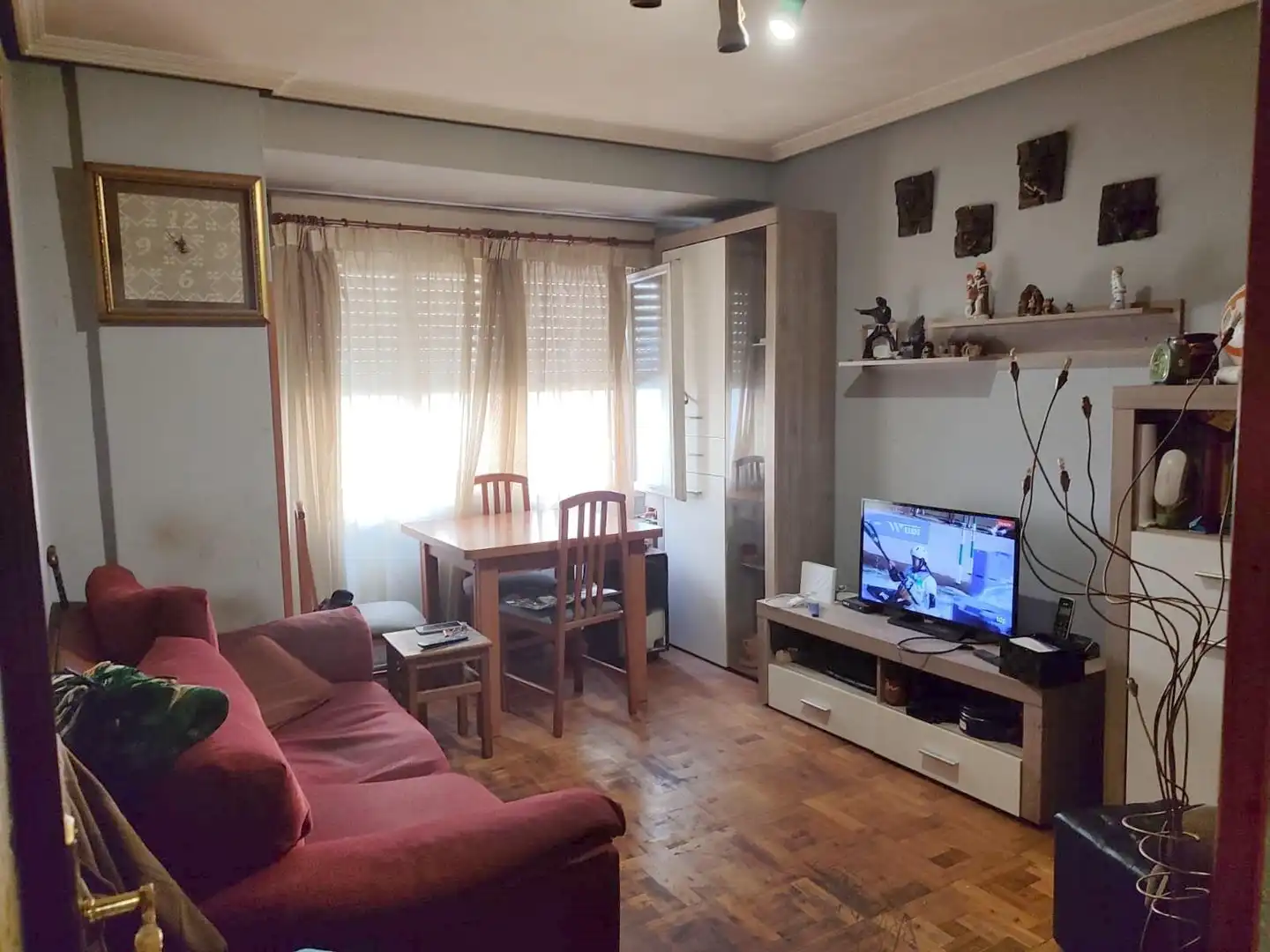 Sala d'estar de Pis en venda en Oviedo  amb Calefacció i Traster