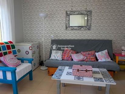 Sala d'estar de Apartament en venda en San Miguel de Abona amb Moblat i Piscina comunitària