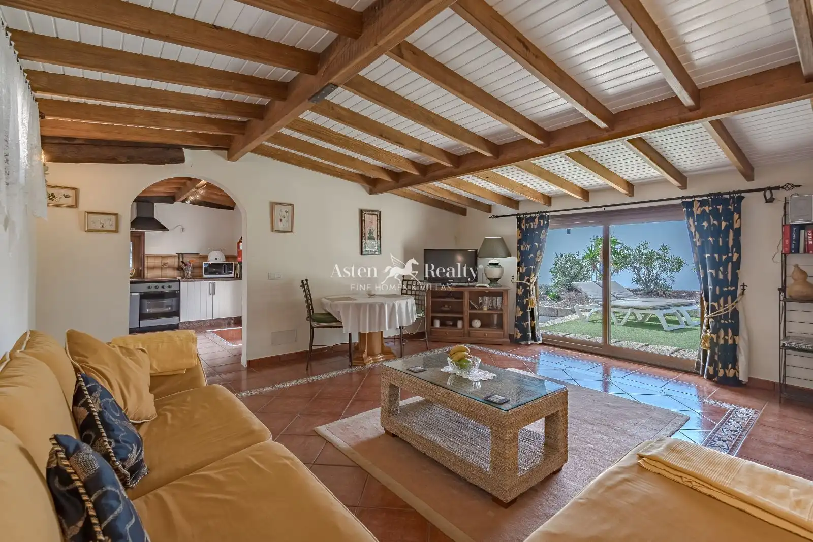 Sala de estar de Casa o chalet en venta en Adeje con Aire acondicionado, Terraza y Piscina