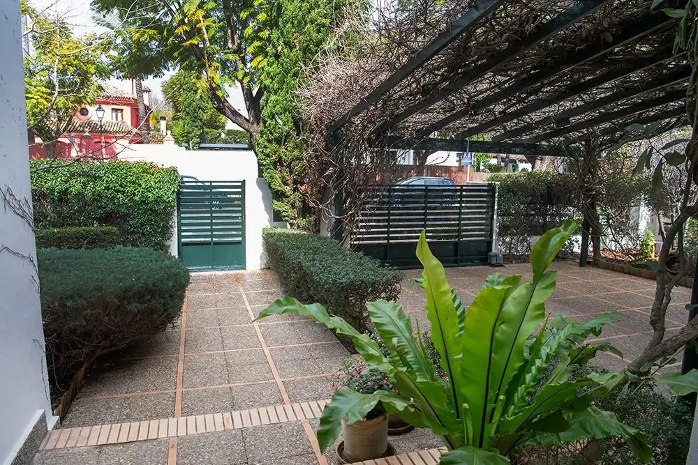 Jardín de Casa o chalet en venta en Bormujos con Aire acondicionado, Calefacción y Jardín privado