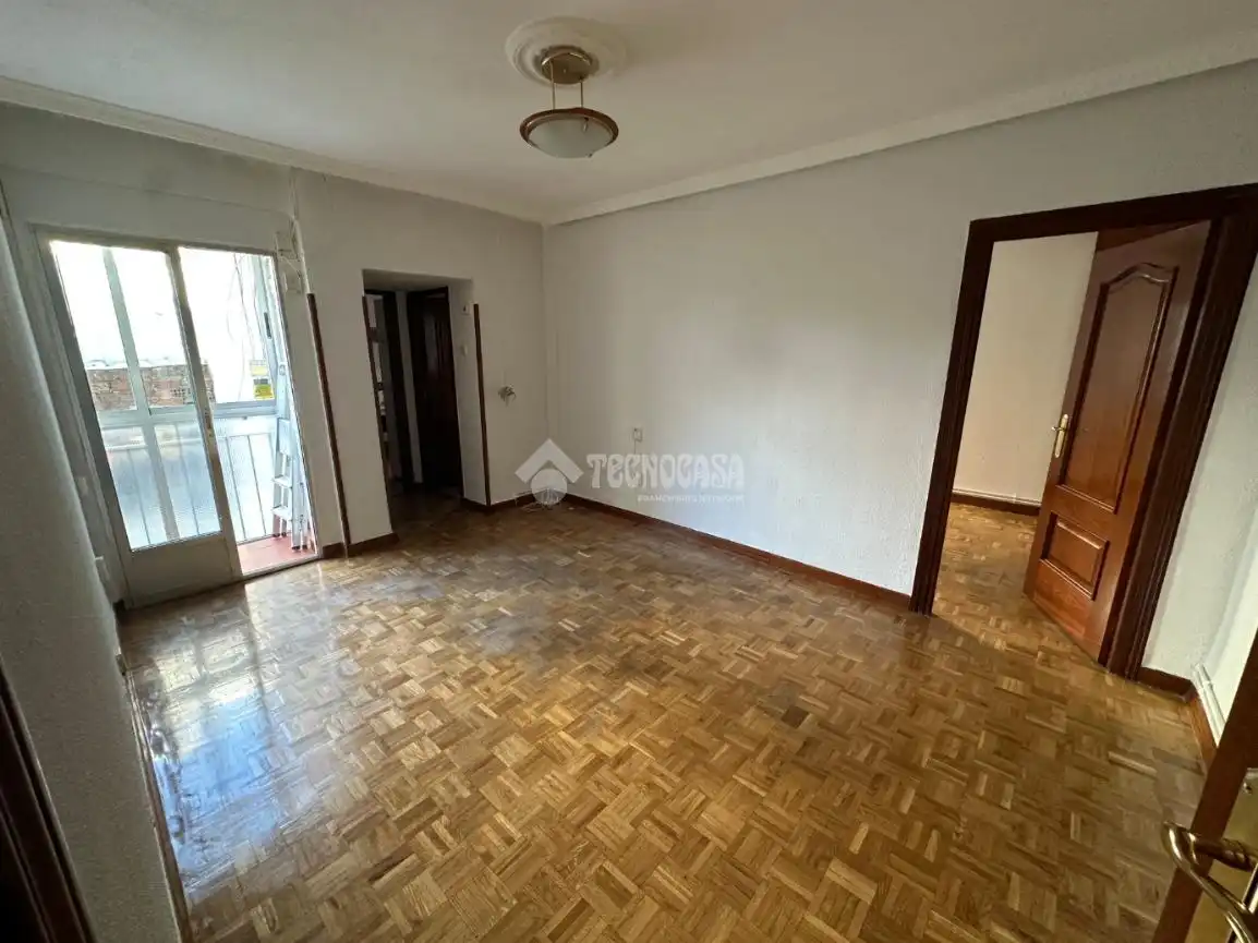 Living room of Flat for sale in Madrid  with Heating, Parquet flooring and Terrace