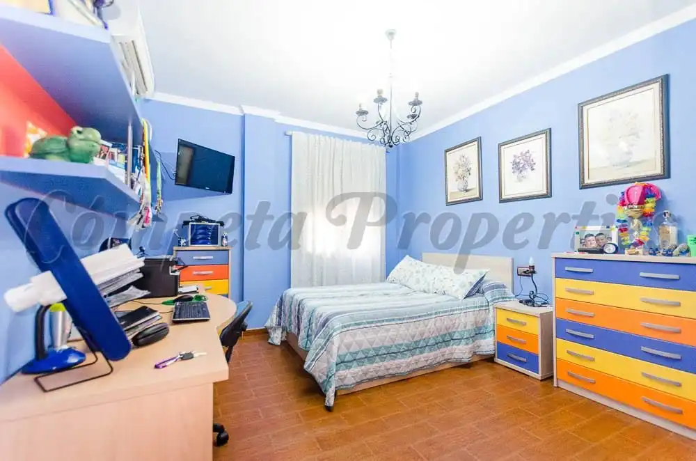 Casa amb terrassa en venda a Sayalonga, imagen 9