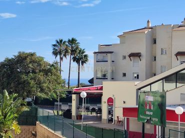 Apartament amb piscina en venda a Cibeles 8B