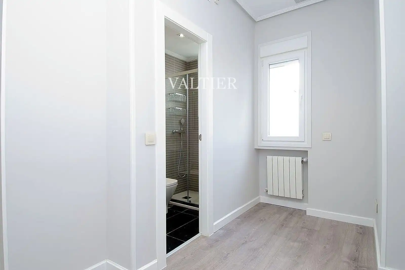 Bathroom of Attic for rent in Madrid  with Air Conditioner and Terrace
