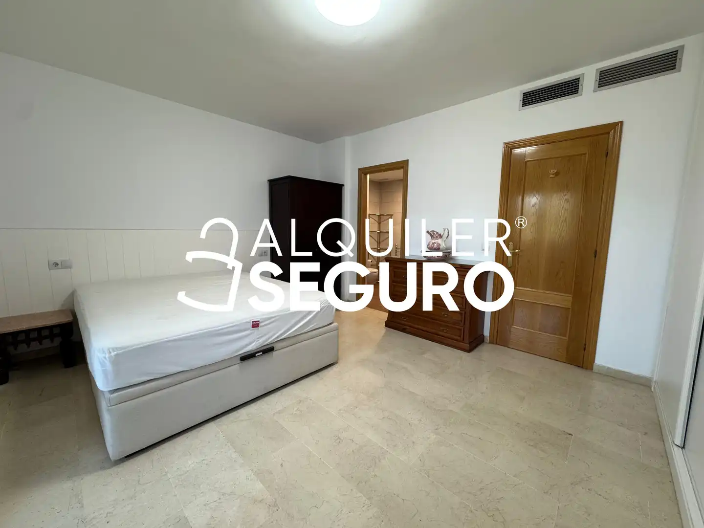 Habitación de Piso de alquiler en Málaga con Aire acondicionado, Terraza y Amueblado