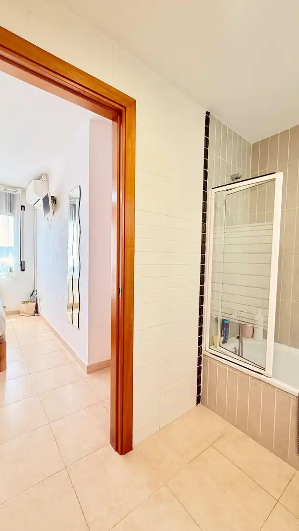 Baño de Piso en venta en Cunit con Aire acondicionado, Calefacción y Terraza