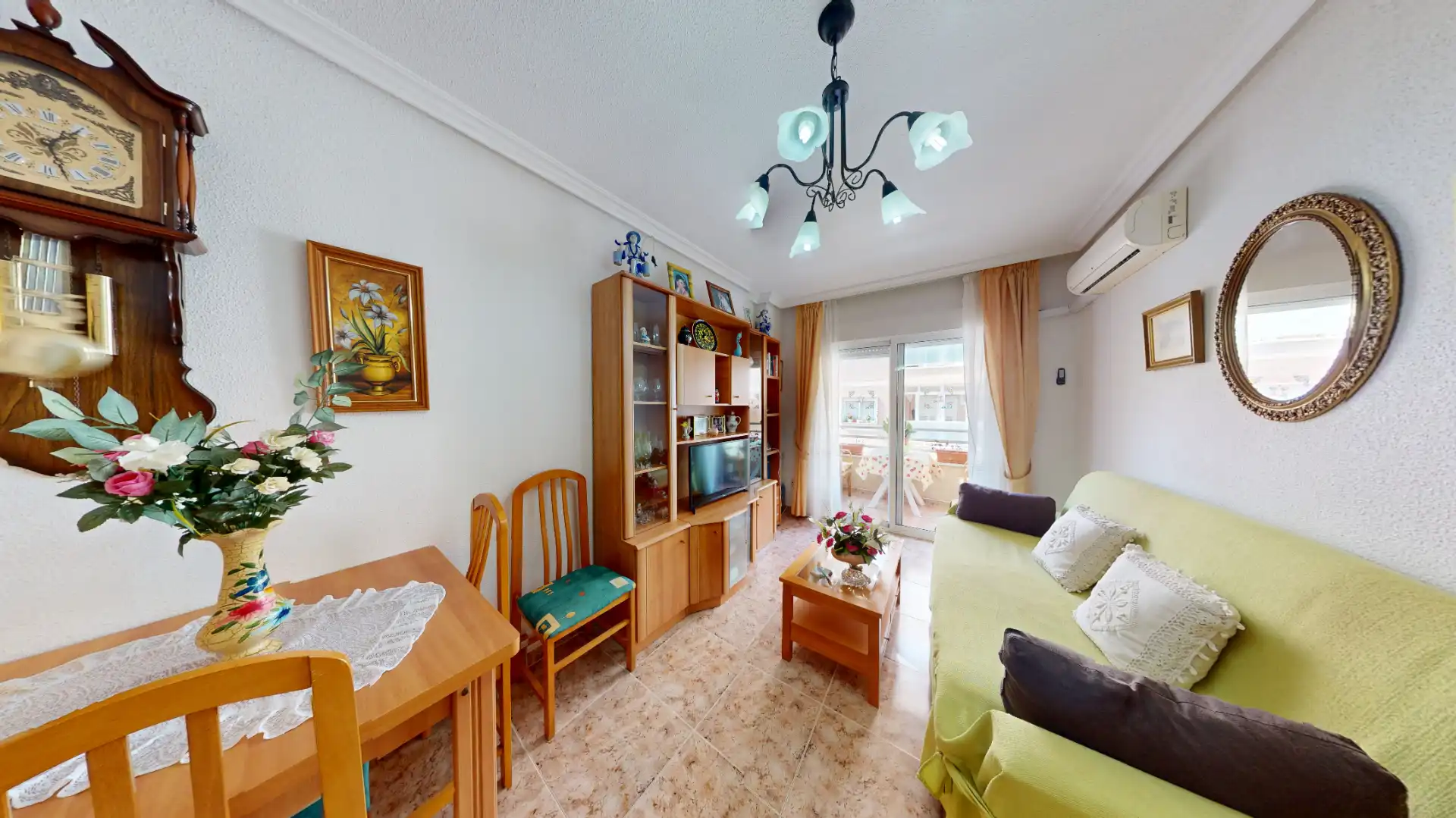Living room of Flat for sale in Torrevieja  with Air Conditioner, Furnished and Oven