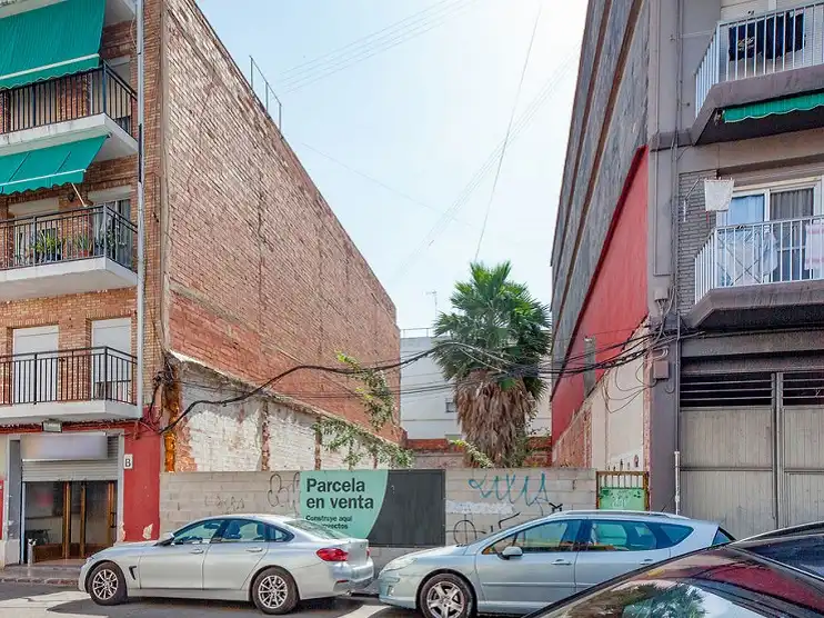 Wohnbaugrundstück zum Verkauf in Calle Gerardo Laguía 9, imagen 3