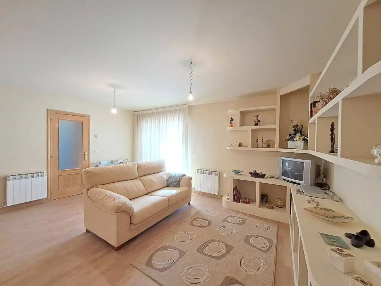 Sala d'estar de Pis en venda en Valdorros amb Calefacció, Parquet i Terrassa