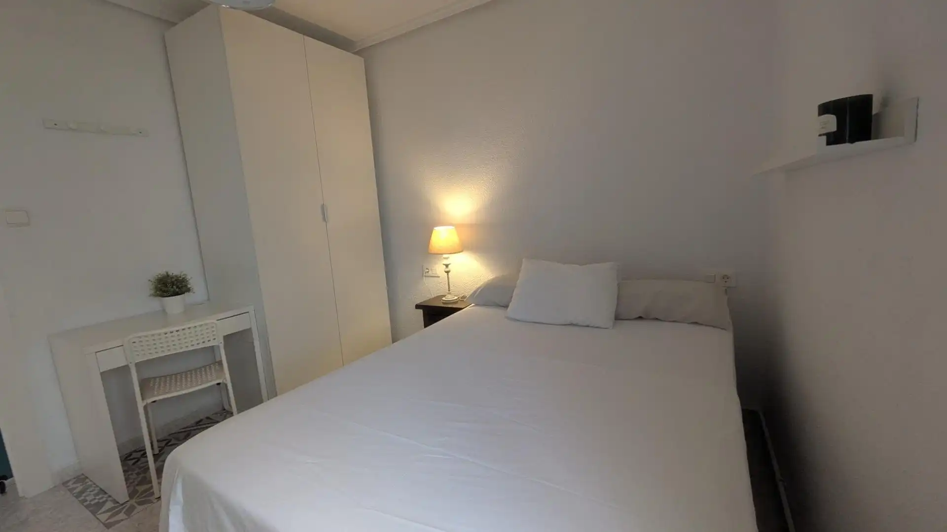 Bedroom of Flat for rent in Valencia  with Air Conditioner