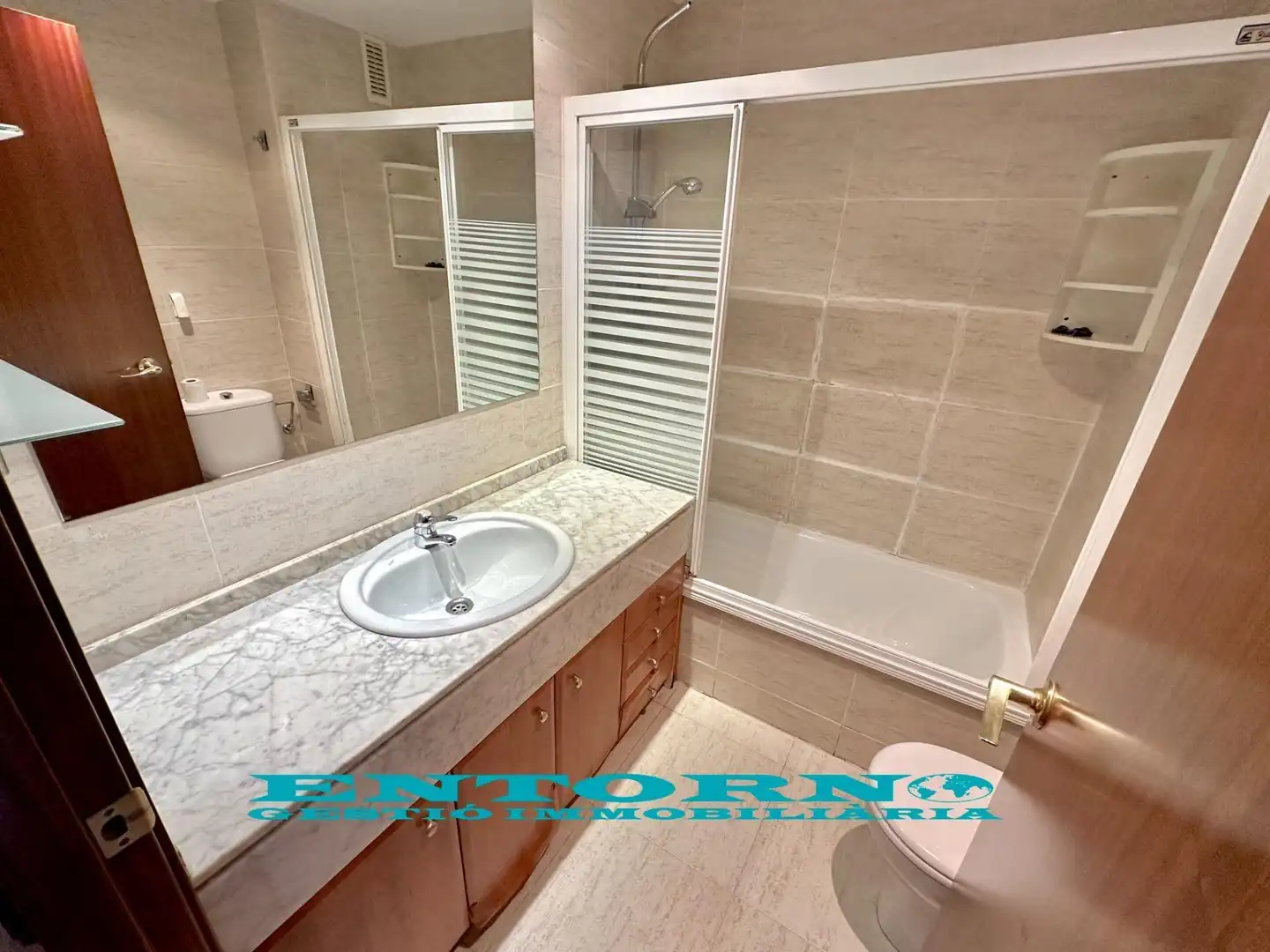 Baño de Piso en venta en Polinyà con Aire acondicionado, Calefacción y Terraza