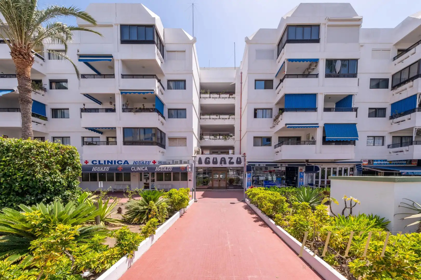 Vista exterior de Apartament en venda en San Bartolomé de Tirajana amb Aire condicionat, Jardí privat i Moblat