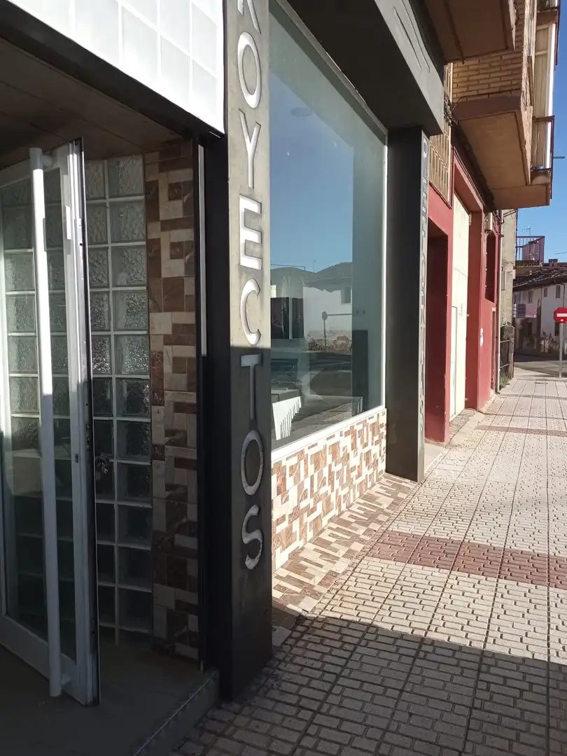 Local comercial en venta en Avenida de La Rioja