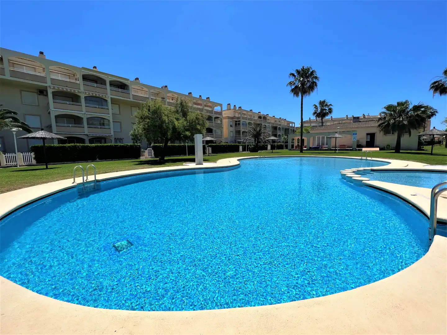 Piscina de Àtic en venda en Dénia amb Aire condicionat, Calefacció i Jardí privat