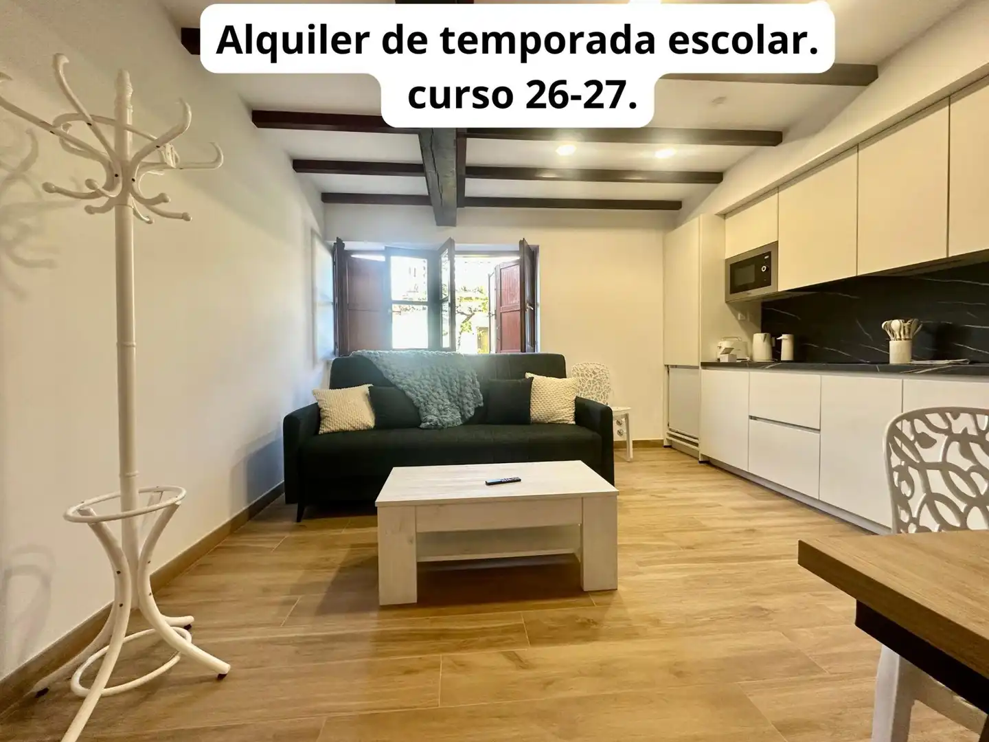 Sala d'estar de Planta baixa de lloguer en Miengo amb Jardí privat, Terrassa i Moblat