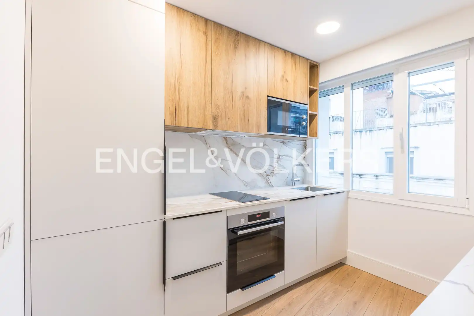 Cuina de Pis de lloguer en  Madrid Capital amb Aire condicionat, Calefacció i Traster