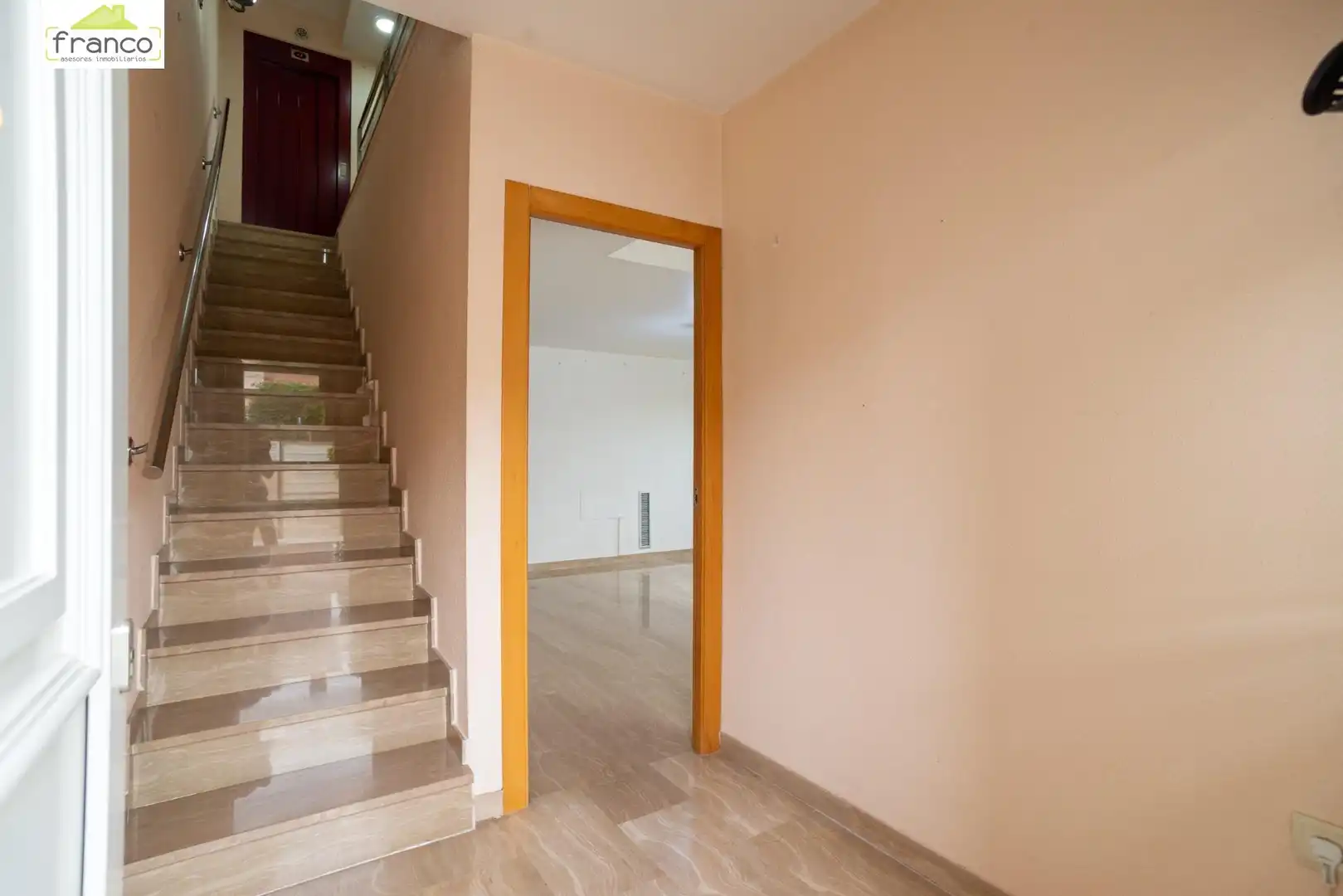 Casa adosada en venta en Murcia con Aire acondicionado, Calefacción y Jardín privado