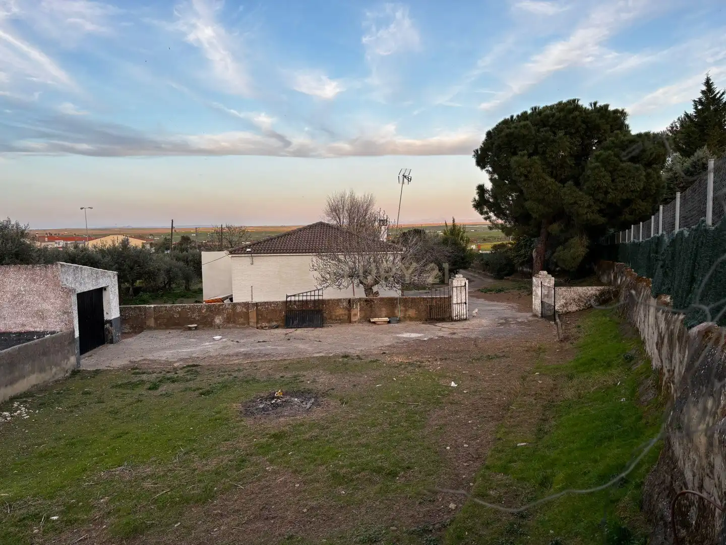 Casa o xalet en venda en Sierra de Fuentes amb Jardí privat i Moblat