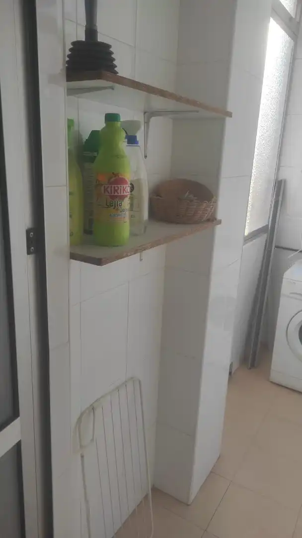 Baño de Apartamento de alquiler en Cáceres con Aire acondicionado, Calefacción y Amueblado