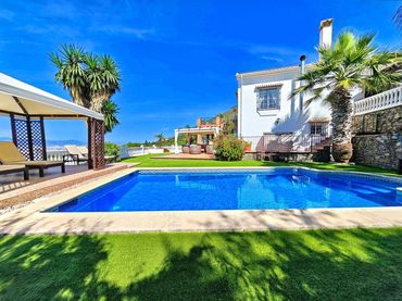 Xalet amb balcó en venda a Jardines de Alhaurín - Huerta Alta - Fuensanguínea