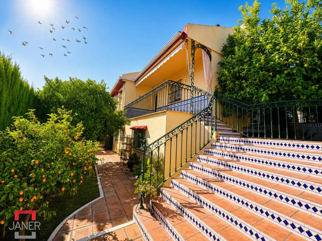 Exterior view of Houses for sale in Tomares  with Air Conditioner, Private garden and Terrace