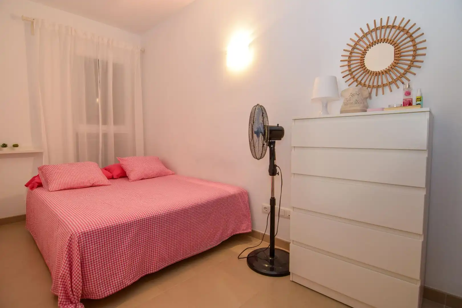 Habitación de Piso de alquiler en Artà con Aire acondicionado y Piscina comunitaria