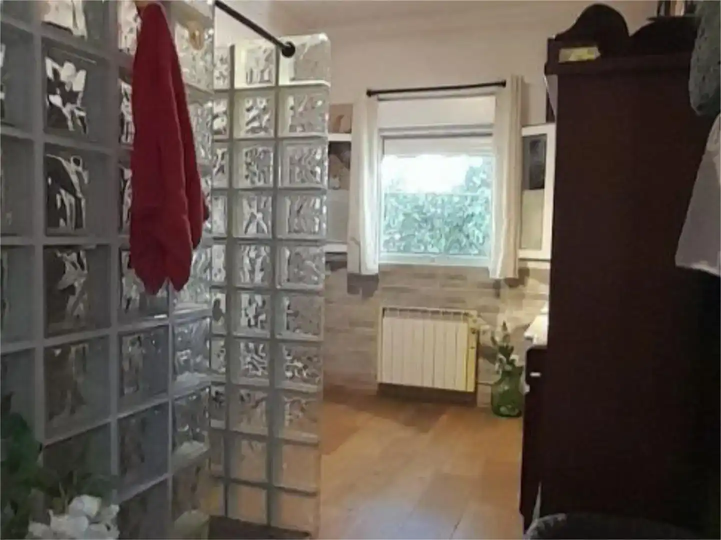 Bathroom of Flat for sale in Llombai  with Air Conditioner, Private garden and Storage room