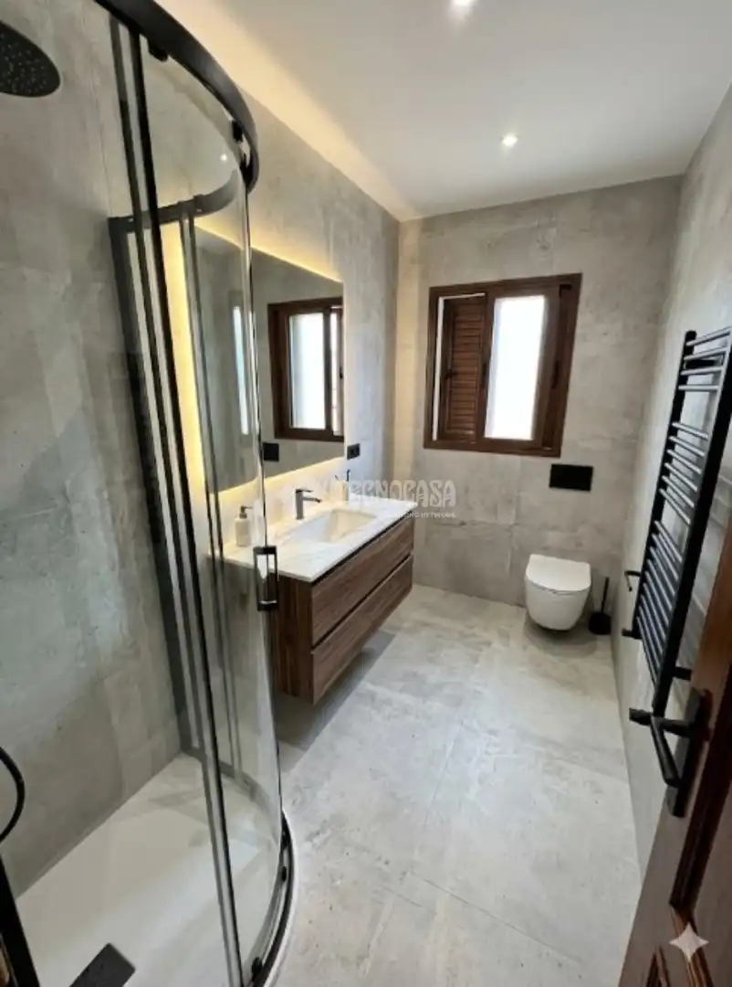Bathroom of Flat for sale in Coslada  with Heating