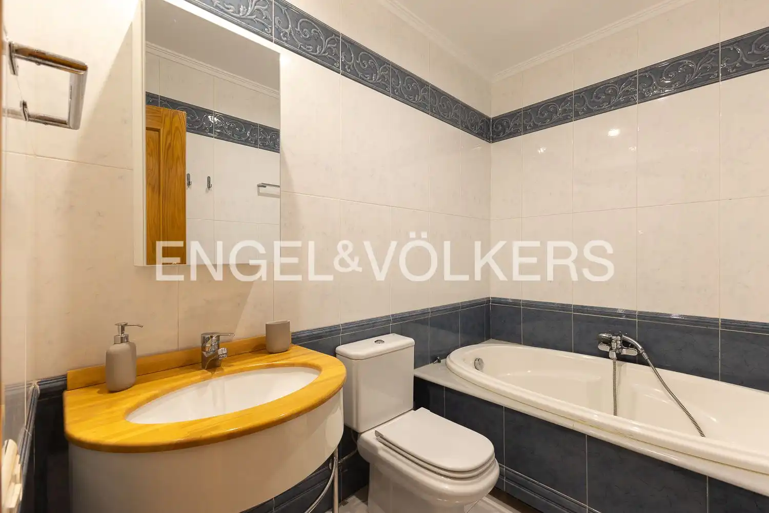 Baño de Piso de alquiler en Valencia con Aire acondicionado, Calefacción y Parquet