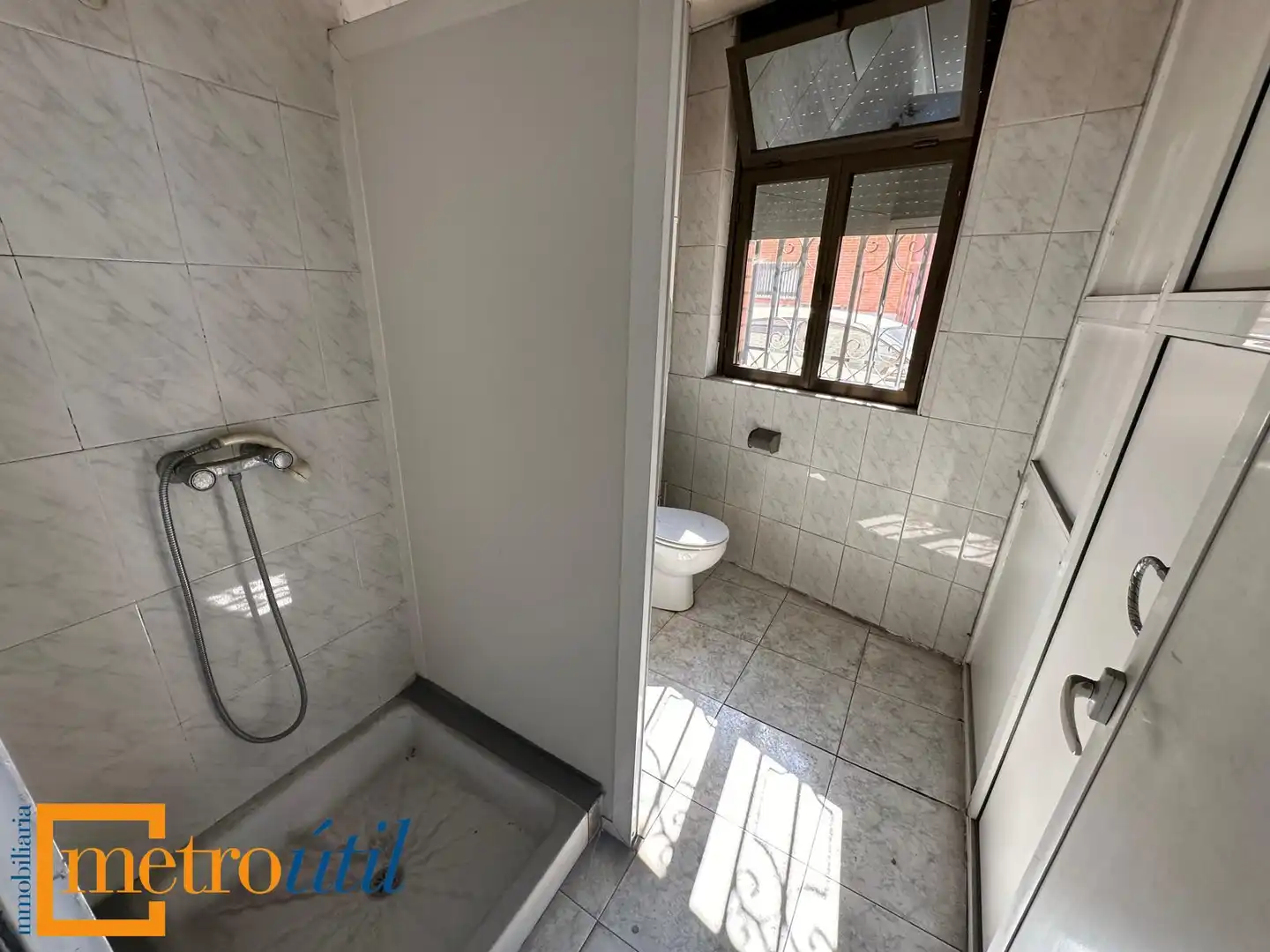 Baño de Nave industrial en venta en Villares de la Reina
