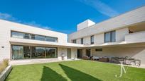 Vista exterior de Casa o xalet en venda en  Madrid Capital amb Aire condicionat, Calefacció i Jardí privat