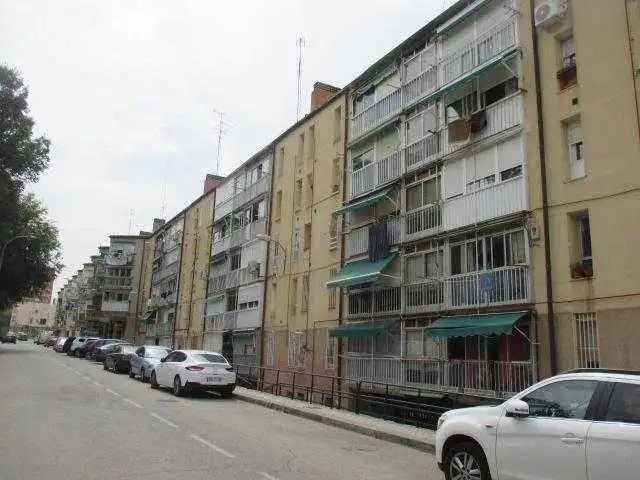 Vista exterior de Piso en venta en Madrid