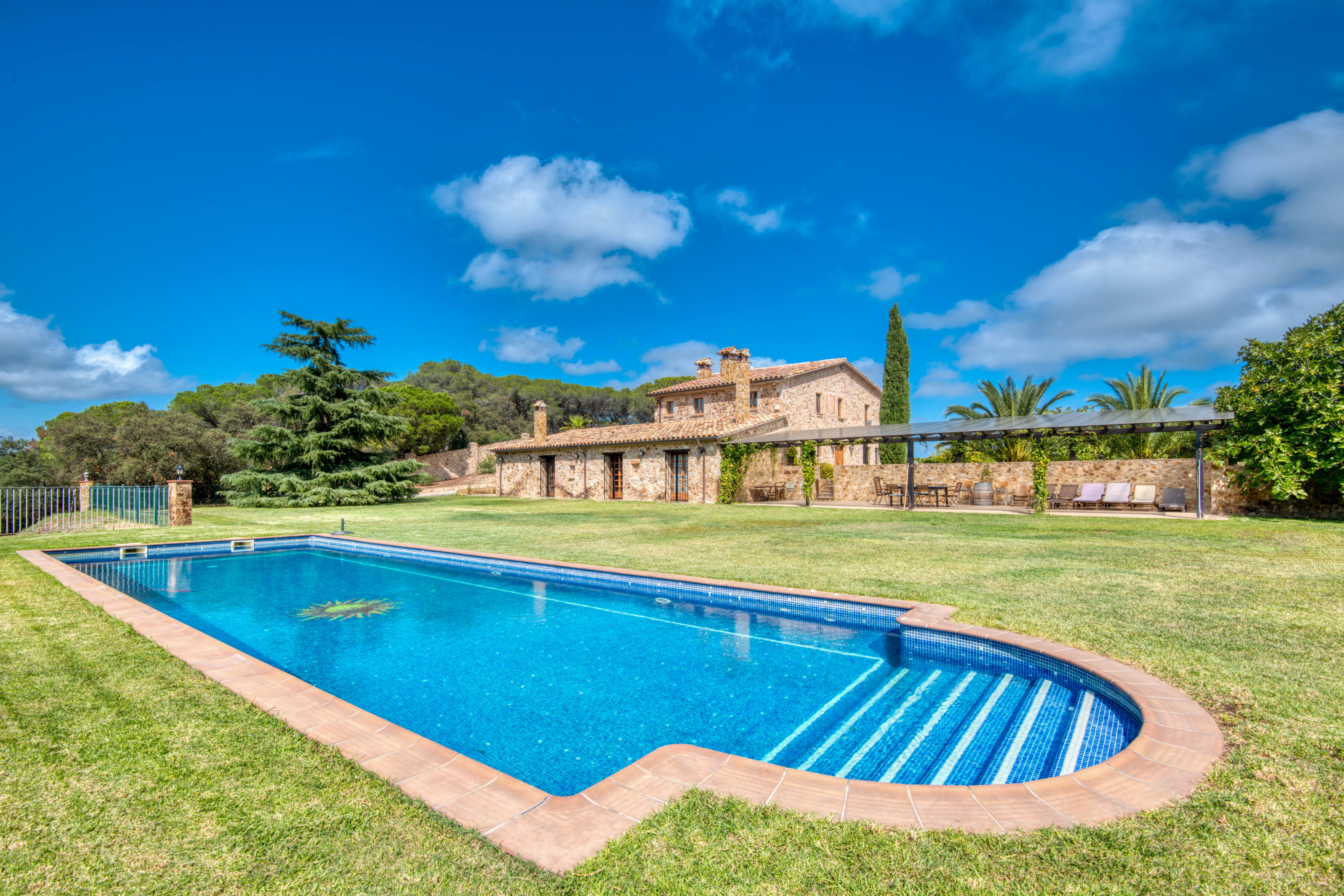 Piscina de Finca rústica en venda en Castell-Platja d'Aro amb Aire condicionat, Calefacció i Jardí privat