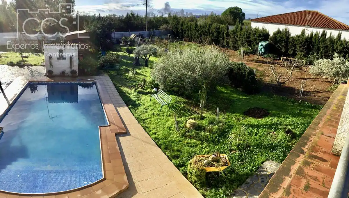 Piscina de Casa o xalet en venda en Sevilla amb Aire condicionat, Traster i Piscina