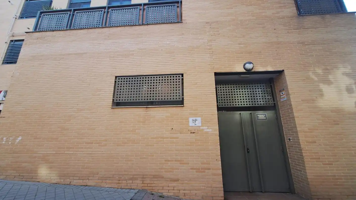 Exterior view of Garage for sale in  Madrid Capital