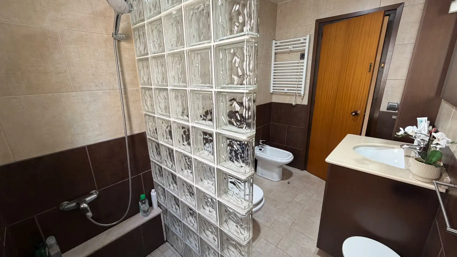 Baño de Piso en venta en Breda con Calefacción