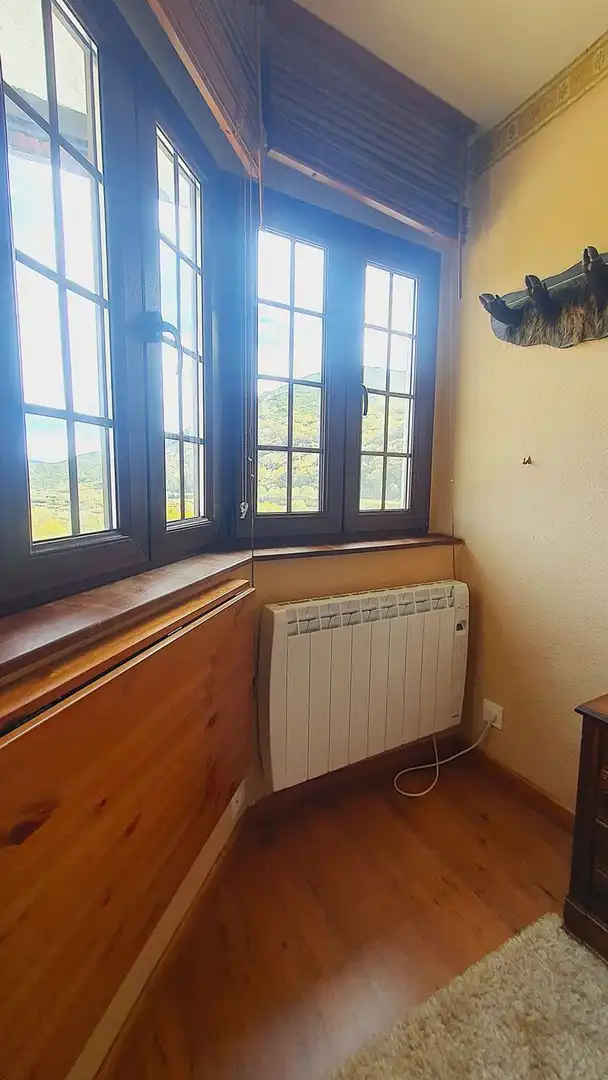 Habitación de Piso en venta en Lena con Calefacción y Piscina