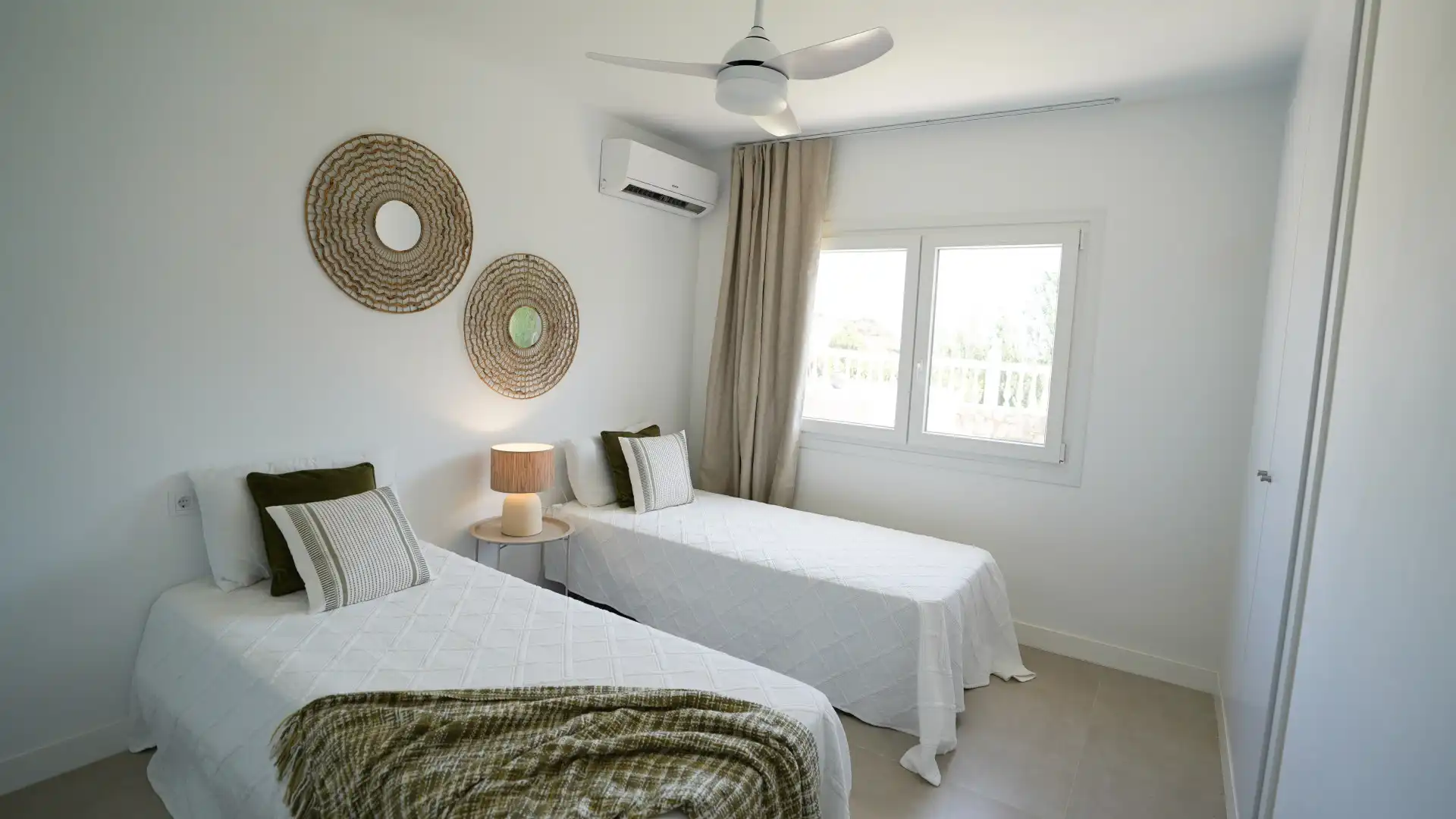Houses for rent in El Faro de Calaburra - Chaparral