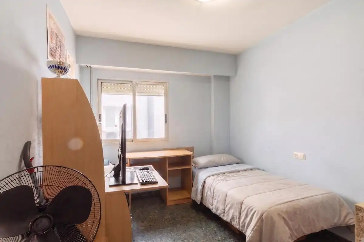 Bedroom of Flat for sale in Valencia  with Air Conditioner, Heating and Private garden