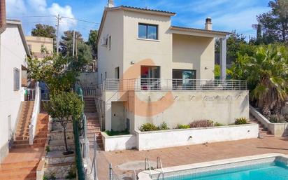 Vista exterior de Casa o xalet en venda en La Bisbal del Penedès amb Aire condicionat, Calefacció i Terrassa