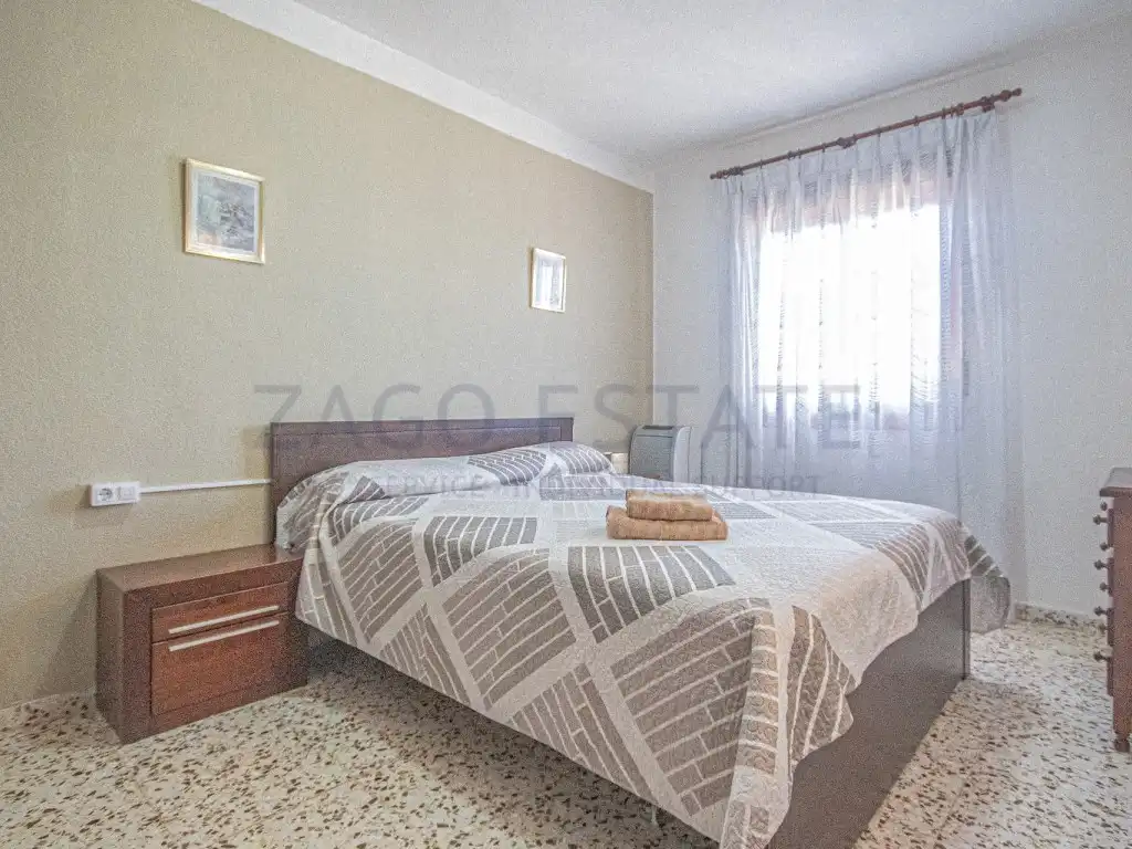 Dormitori de Casa o xalet de lloguer en La Nucia amb Piscina