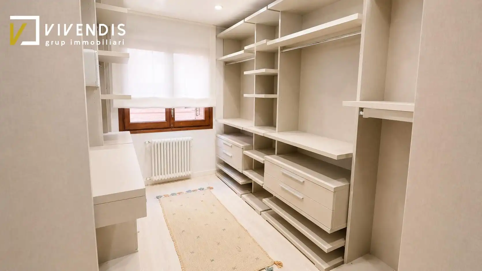 Habitación de Piso de alquiler en Lleida con Aire acondicionado, Calefacción y Amueblado