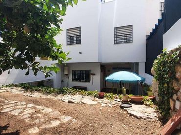 Casa a schiera con balcone in vendita a El Pinar- Palacio de Congresos