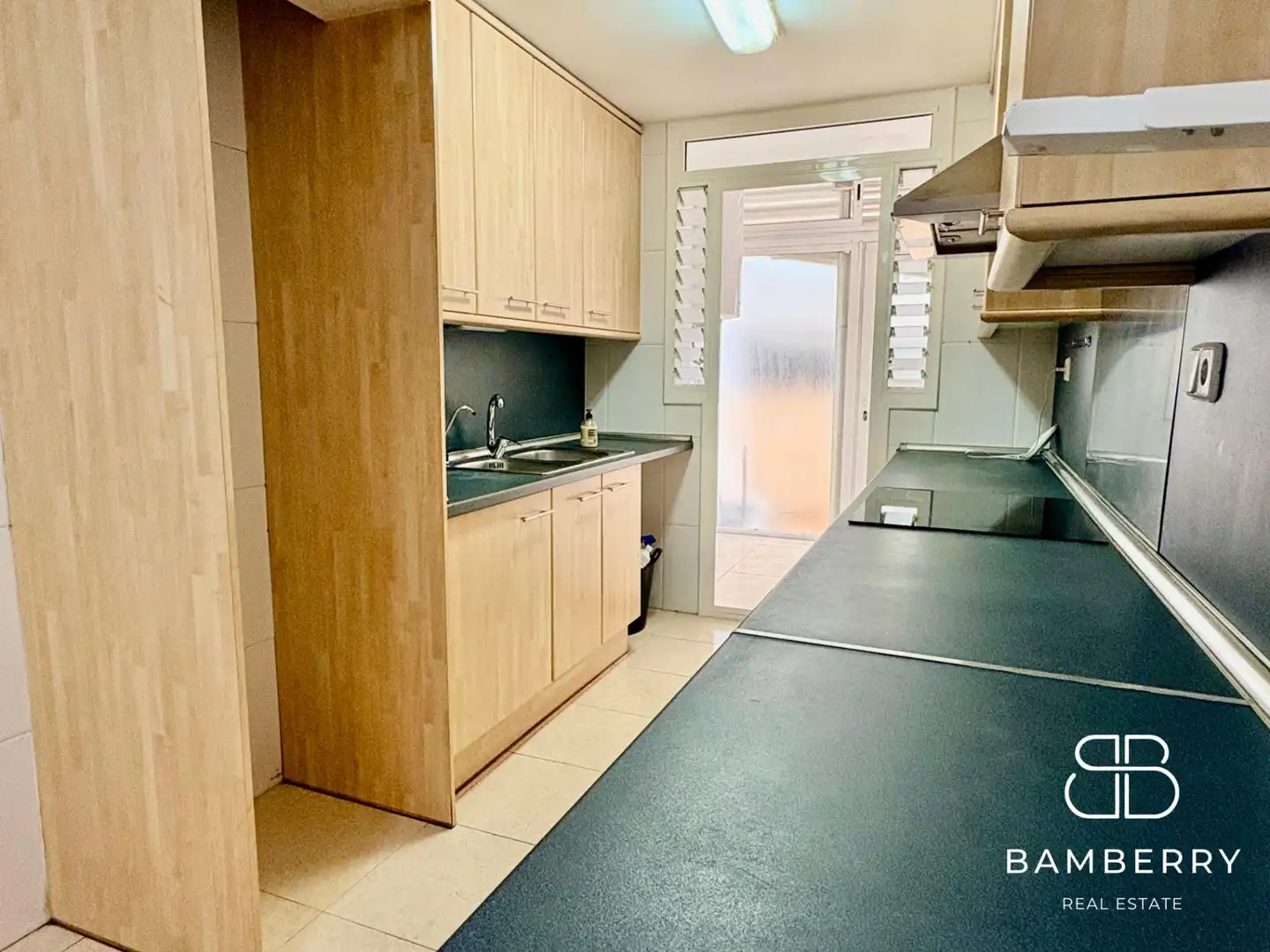 Kitchen of Flat for sale in Castelldefels  with Parquet flooring and Community pool